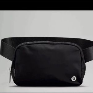 Lululemon everywhere belt bag!